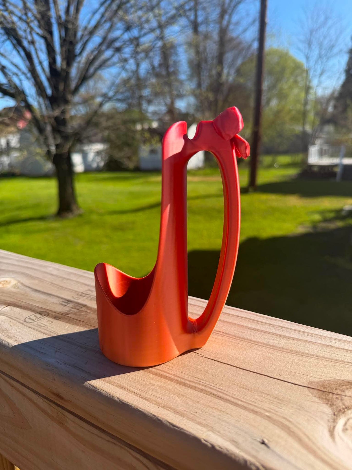 SLIM CAN HOLDER WITH BOW